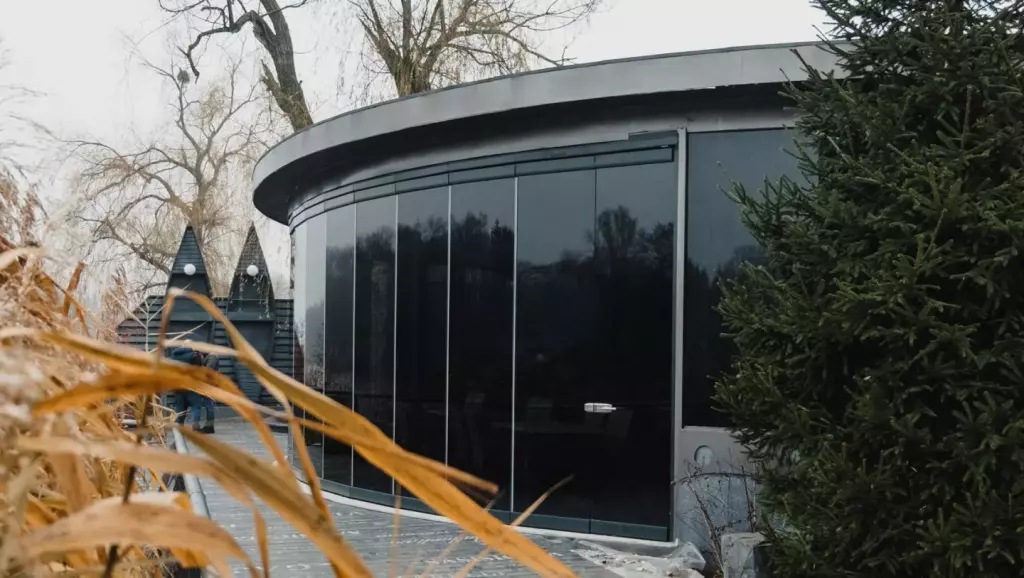 horz slide wall